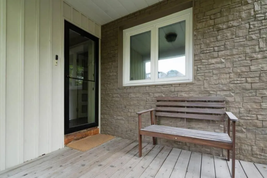 Spacious Room With Ensuite Bathroom Near Subway, Koreatown & Uoft トロント ホームステイ