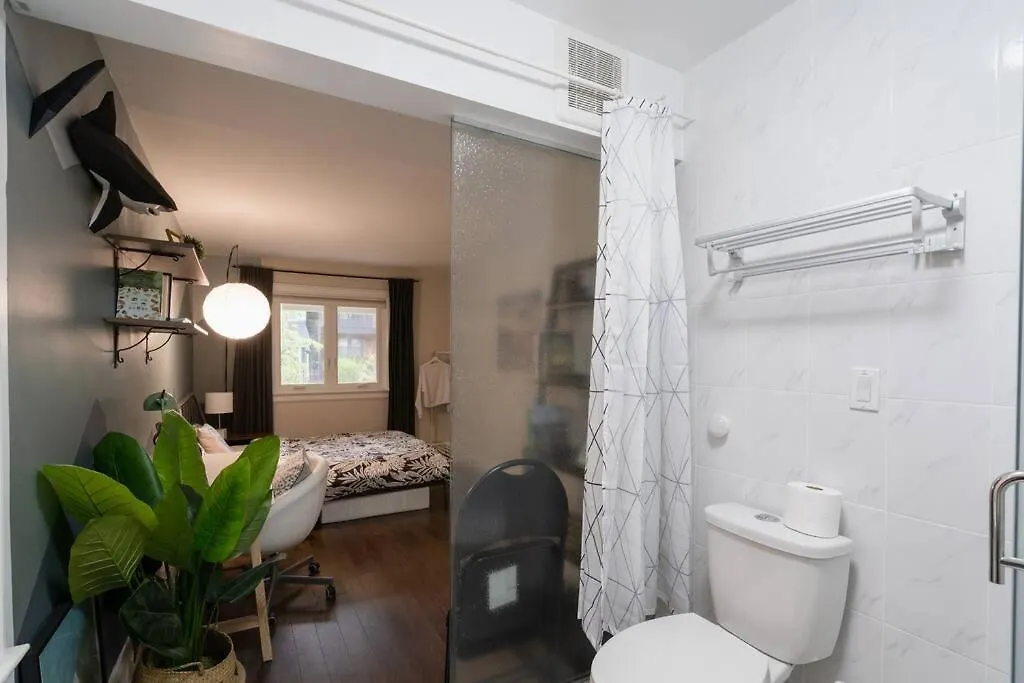 Spacious Room With Ensuite Bathroom Near Subway, Koreatown & Uoft 토론토 0*,  캐나다